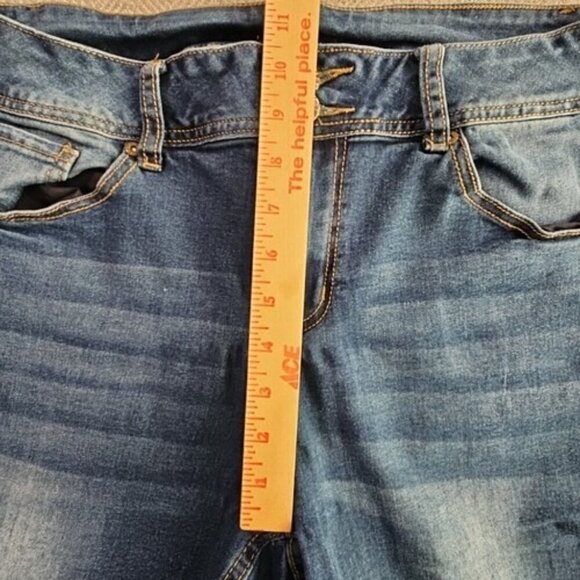 Ashley Stewart Jeans Women's 14 Tall (W30xL32) Med Wash Tapered Leg RN# 147502 - Picture 14 of 16